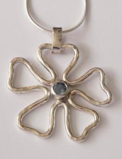 OJNP 47 - Small Wire Rose with blue stone